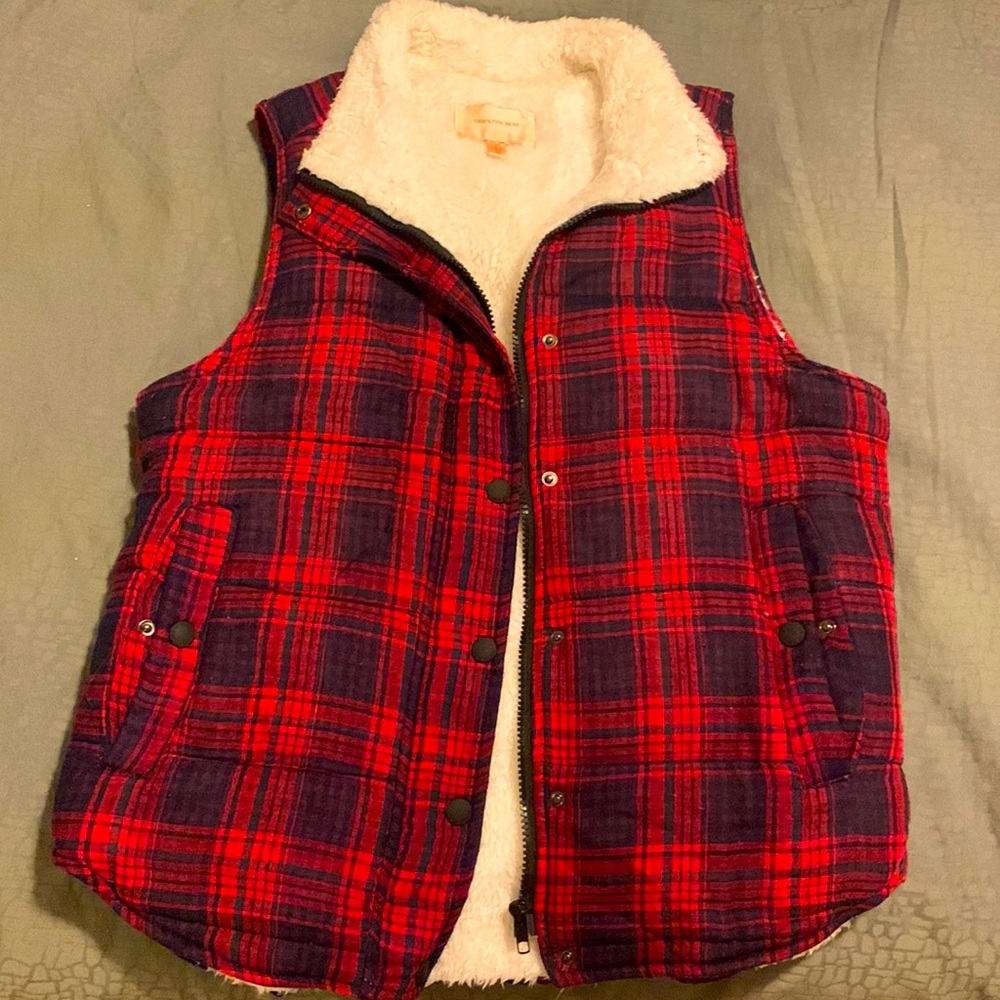 Skies Are Blue size Medium furry plaid vest